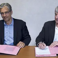 Président de la commission eau, AEP et environnement, Bernard Palpacuer a signé l'accord-cadre avec Dominique Colin, directeur régional de l'agence de