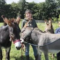 Conseillère agricole pendant près de 15 ans, Aurélie Nowak a décidé d’enfiler les bottes pour un atelier original : la production de cosmétiques au la