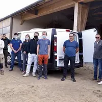 Une quinzaine d'agriculteurs utilisent le nouveau camion frigo acheté en commun, sur le Sévéragais, pour assurer les livraisons de leurs produits vend