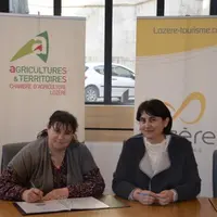 Une convention a été signée par les deux présidentes, Christine Valentin pour la chambre d’agriculture et Sophie Pantel pour le Département, venant of