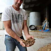 André Viala, éleveur de viande Aubrac à Fenestres.