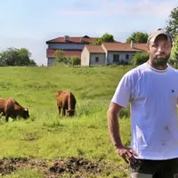 Mathieu Lamenie loue ses terres et adhère aux Cuma pour limiter le coût de l'installation.