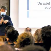 Étienne Bruneau, ingénieur agronome et administrateur délégué du CARI, a apporté son expertise sur l’humidité du miel.