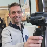 Agriculteur à Loos-en-Gohelle, Thierry Bailliet est connu sur le web pour ses vidéos où il explique son métier. Pour toucher un public plus vaste, il