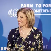 Stella Kyriakides, commissaire pour la santé et la sécurité alimentaire, participe à la conférence « De la ferme à la fourchette : Construire des syst