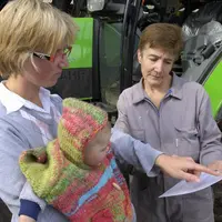 Parmi les motifs de remplacement : le congé maternité.