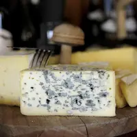 Mardi 7 décembre, à l’invitation du député Pierre Morel-à-l’Huissier, une douzaine de producteurs et d’artisans lozériens ont présenté leurs produits