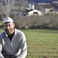 Julien Bard est installé avec son oncle et son cousin sur la commune de Lorlanges.