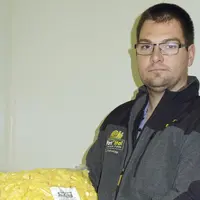 Rémi Vernet, n’a de cesse de développer sa propre filière de transformation et de vente en circuits courts.