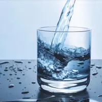 À l’heure actuelle, près d’un milliard de personnes n’ont pas accès à une eau salubre. Chaque année, le manque d’eau potable tue plus d’enfants que to