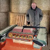 La société NRI a mis au point le premier robot français de nettoyage de panneaux photovoltaïques. Philippe Serre, agriculteur à Eyburie en Corrèze s’e