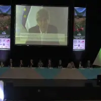 Des éleveurs ont quitté la salle pour exprimer leur désaccord, quant à la l'annulation de la venue du ministre.