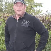 À La Bazoge, Frédéric Pioger s'est associé à sa mère sur l'exploitation familiale où il prend en charge aussi bien la production de volailles de Loué