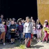 Le 2 juin, au lendemain de la journée mondiale du lait, la section laitière de la FDSEA 48 a organisé une journée découverte à la ferme pour les élève