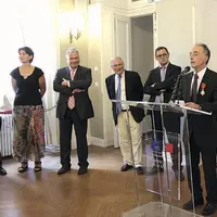 Lors de la cérémonie, René-Paul Lomi s’est vu remettre les insignes de chevalier de la Légion d’Honneur.