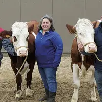 Brunes, Simmental, Prim'Holstein, et Montbéliardes investiront le samedi 9 avril la halle d'Aumont-Aubrac pour le concours des miss laitières. Portrai