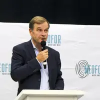 Mardi 18 octobre, à Mende, Engie et Neofor ont signé un partenariat pour la décarbonation de la future usine de transformation de bois de Neofor, qui