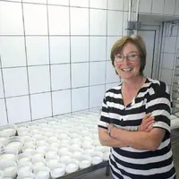 Claudia Reuss dans son atelier de transformation.