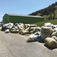De septembre à octobre, les agriculteurs lozériens sont invités à apporter leurs déchets plastiques sur les 26 points de collecte du département.