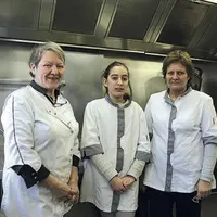 Ginette Gerbail, Marie-Noël Brunel et Lilou se sont retrouvées mercredi 28 février pour une matinée de cuisine.