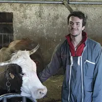 Gaëtan Bertuit est installé en bovins lait, à Auzenc, sur la commune de Paulhac-en-Margeride, depuis janvier 2016.