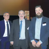 Au centre, François Cholat, président du SNIA, entre Pascal Pringault délégué régional SNIA et Anthony Quintard président des JA Aveyron.