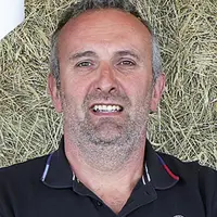 Yannick Charbonnier, l'agriculteur qui fait construire sa retenue collinaire.