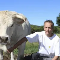 Vincent Granier préside l'association Fleur d'Aubrac. Il produit une dizaine de génisse par an.