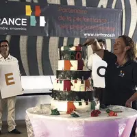 « Merci de votre confiance », pouvait on lire sur les affiches brandies par les employés du Cerfrance Lozère lors de la découpe du gateau par leur pré