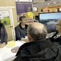 Au Salon de l’agriculture, les visiteurs ont pu déguster du fromage au lait de Brune… de Lozère.