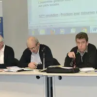 En tribune, Béatrice Giral-Viala, Jean-Jacques Fabrègues, Joël Agulhon, président d’Unotec, Christophe Laborie, représentant le conseil général, Arnau