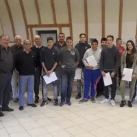 Les jeunes chasseurs récompensés.