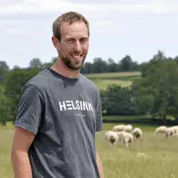 Charles Thuard s'est installé dans l'Allier en production ovine et bovine en 2020.