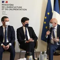 Pour prévenir le mal-être et répondre à la détresse des agriculteurs, plusieurs dispositifs de droit commun peuvent être mobilisés. Ils touchent à la