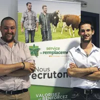 Julien Lapierre, nouveau président du service de remplacement et Vincent Bonnet, actuel président des Jeunes agriculteurs du département.