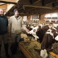  Alors que l’AOP Bleu d’Auvergne vient d’ajouter un huitième producteur, le Gaec Sudre dans le Puy-de-Dôme, c’est l’occasion de revenir avec le Gaec P