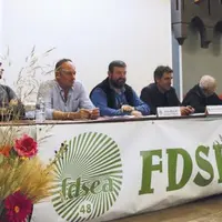 Président de la section laitière de la FDSEA 48, Sébastien Durand (à droite) a présenté le rapport des différentes sections du syndicat.