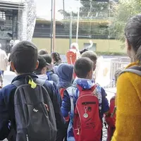 La France compte 68 millions d'habitants au 1er janvier 2023, soit une progression de 0,3 % en un an. Ce chiffre cache toutefois de fortes disparités