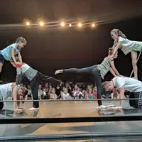 Entre spectacle et activité physique, les arts du cirque attirent beaucoup de jeunes.