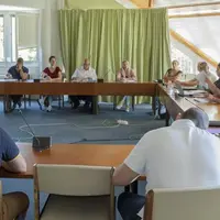 Une salle pleine pour la réunion de la filière porcine