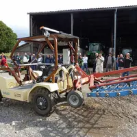 À l’Inrae de Marcenat, démonstration d’une plate-forme robotisée autonome en mode GPS. Ce type de robot pourra intervenir sur les foyers de campagnols
