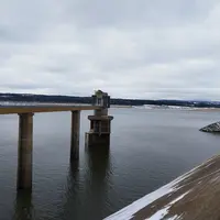 Barrage de Naussac en 2023, niveau de remplissage critique.