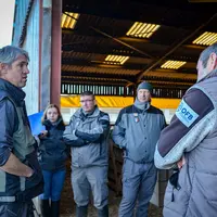 ofb et agriculteur se rencontrent sur une exploitation agricole