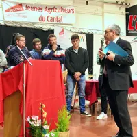 Les Jeunes agriculteurs du Cantal interpèlent le préfet Buchaillat lors de l'assemblée générale de JA15.