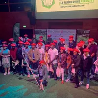 photo de groupe de jeunes bergers