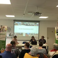 Des personnes en réunion.