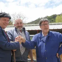 La vente est conclue entre Laurent Suau, Francis Gibert et Jean-Claude Luceno