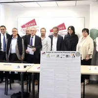 Les candidats aux législatives et le Caf Lozère après la signature de la charte