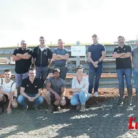 Groupe devant un nouveau aprc de contention