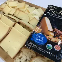 La raclette est un des produits emblématiques de la marque Mont Lait.